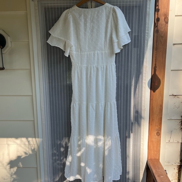 NWT Evereve Line & Dot white maxi dress with flutter sleeves - Picture 10 of 16